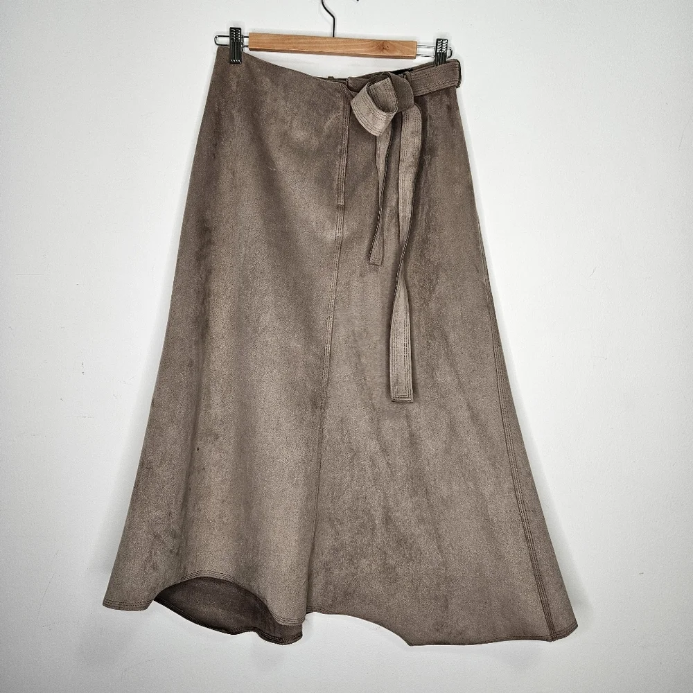 Aritzia Babaton Cecily Faux Suede  A-Line Midi Skirt Sz 4 Taupe Self-tie belt